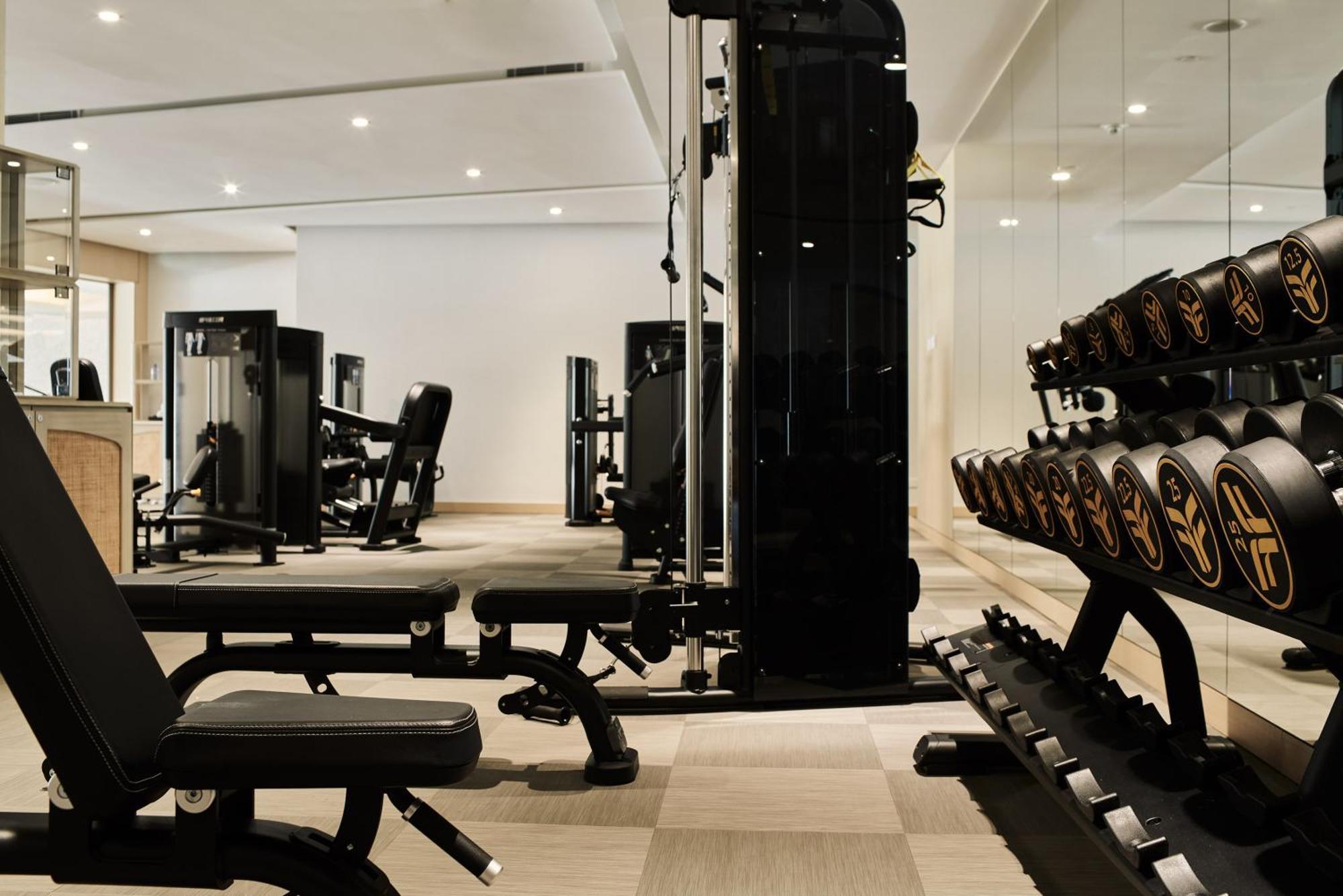 City Of Dreams Mediterranean - Integrated Resort, Casino & Entertainment Limassol Bagian luar foto The gym at The Dorchester