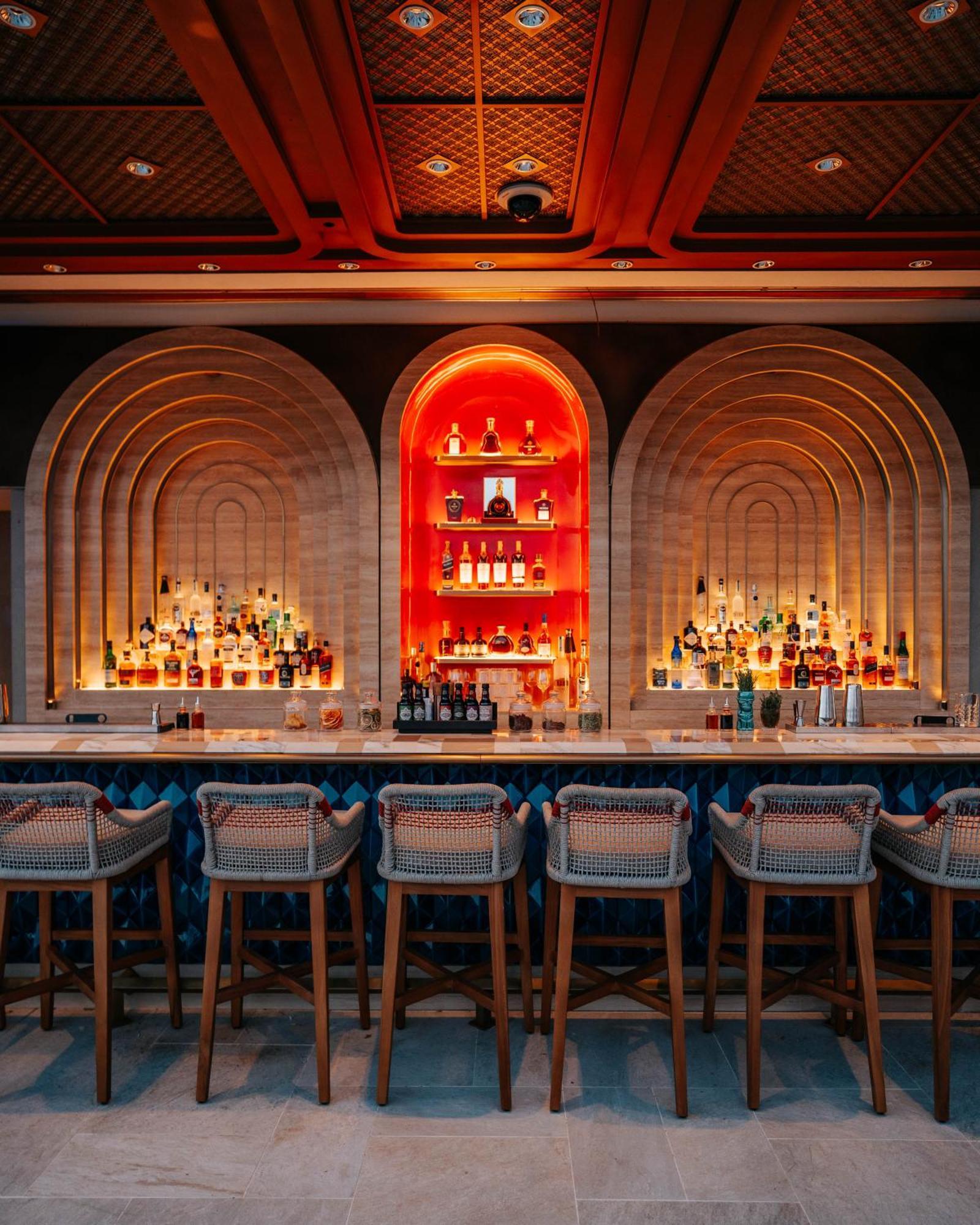 City Of Dreams Mediterranean - Integrated Resort, Casino & Entertainment Limassol Bagian luar foto The bar at the 1919