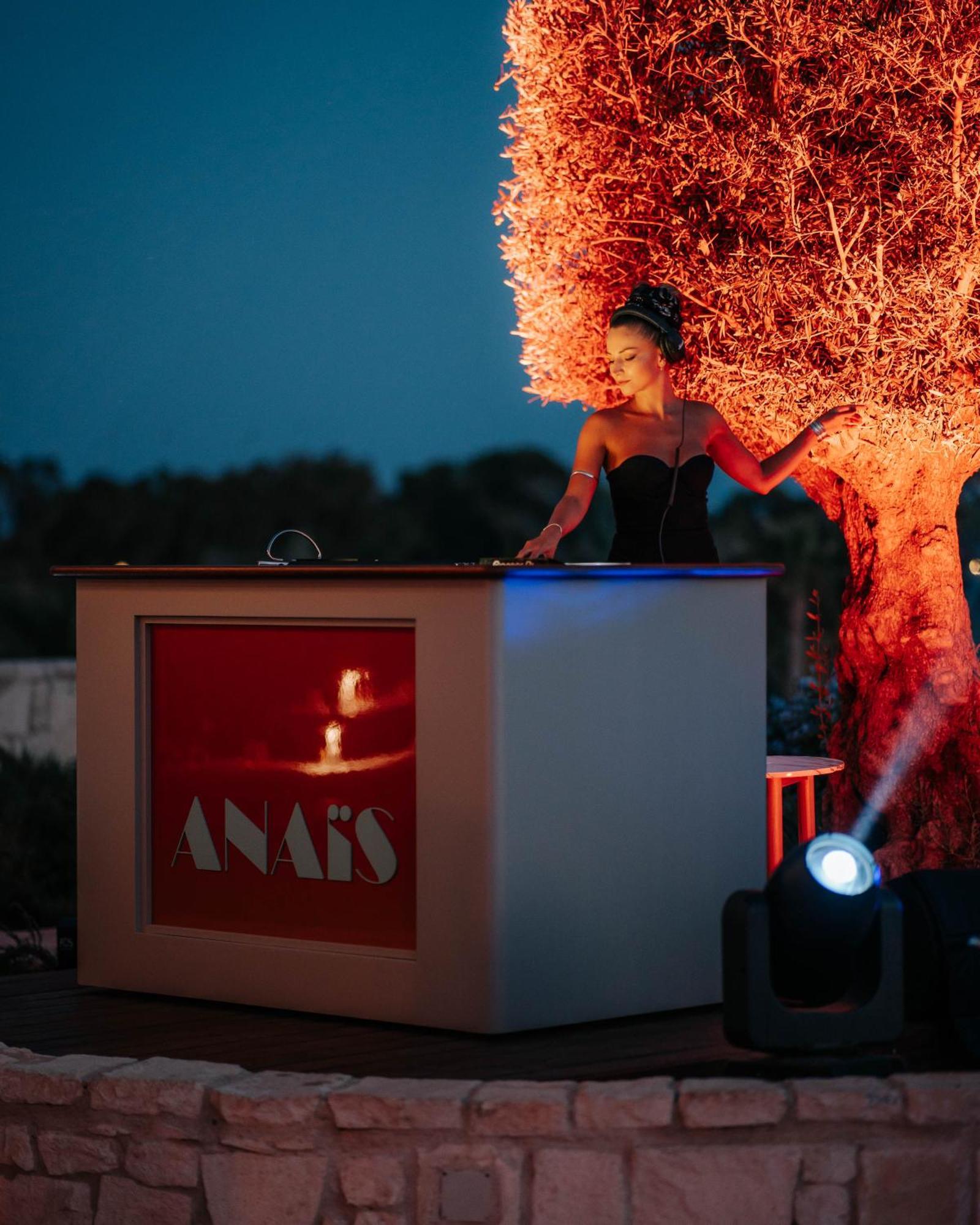 City Of Dreams Mediterranean - Integrated Resort, Casino & Entertainment Limassol Bagian luar foto DJ at the 2019 edition