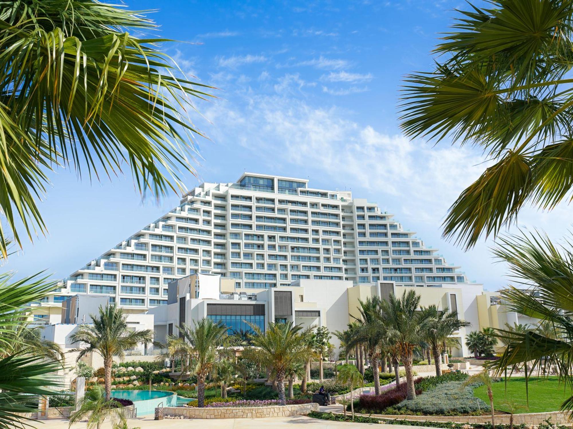 City Of Dreams Mediterranean - Integrated Resort, Casino & Entertainment Limassol Bagian luar foto The St Regis Al Habtoor Palace